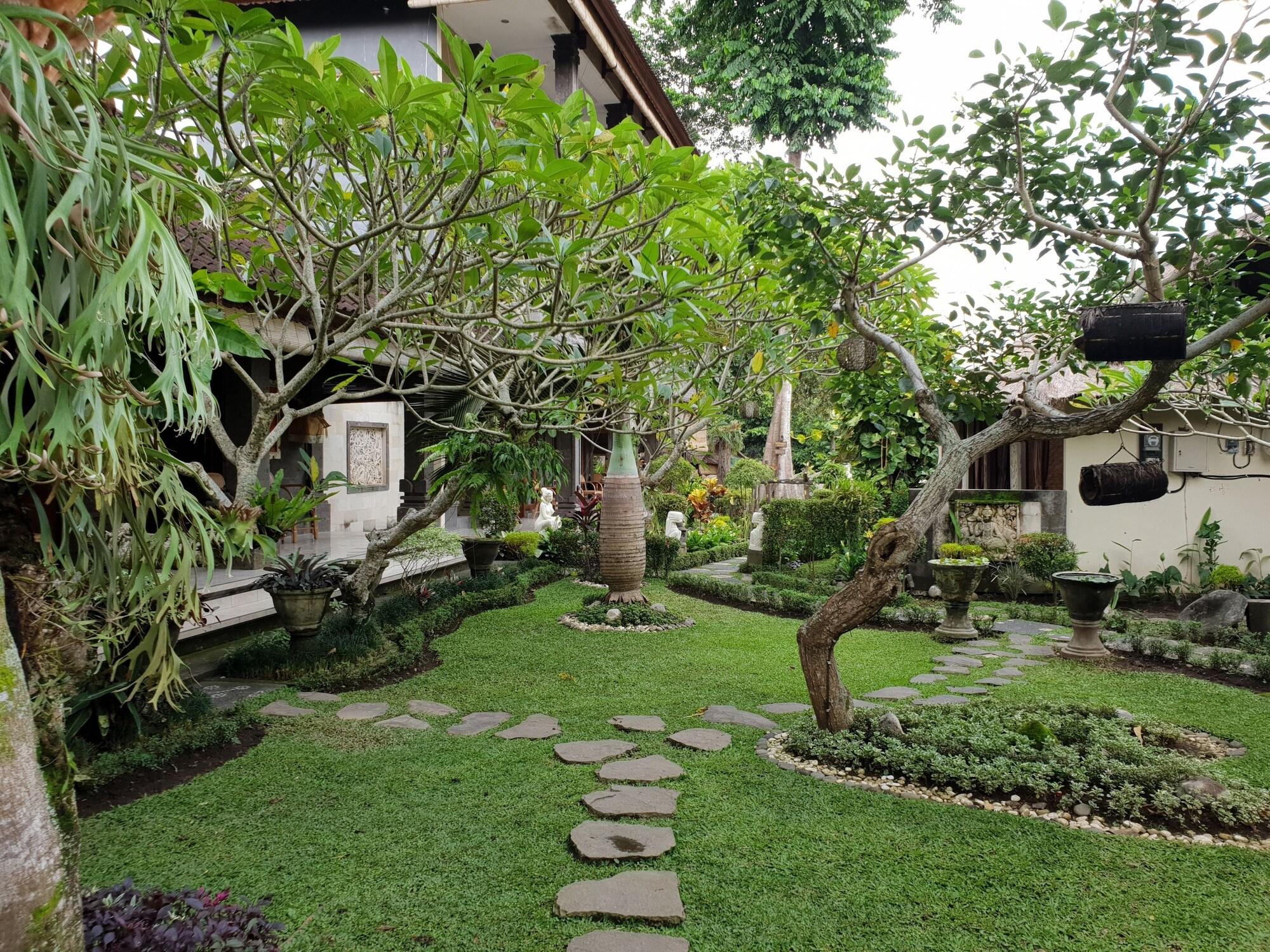 Liyer House Hotel Lodtunduh Exterior photo